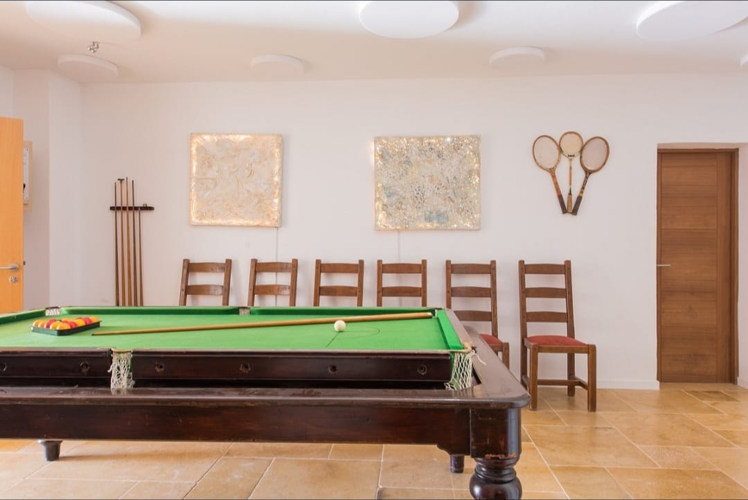 Billiards Lounge