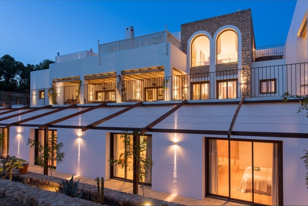 Villa exterior at dusk